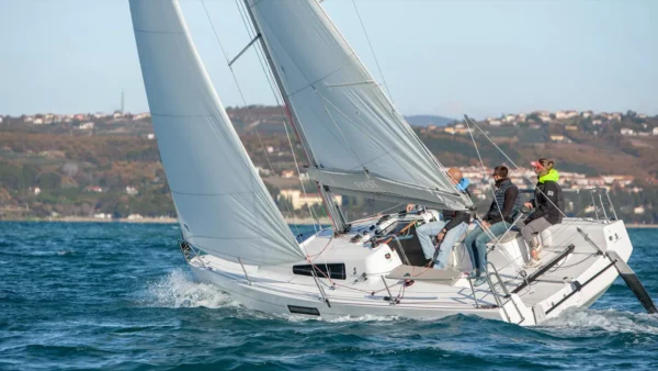 Béneteau First 27