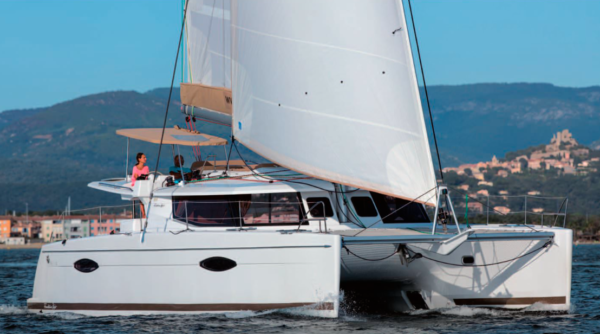 catamaran helia 44 Fountaine Pajot