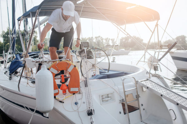 yachtbroker sur un voilier