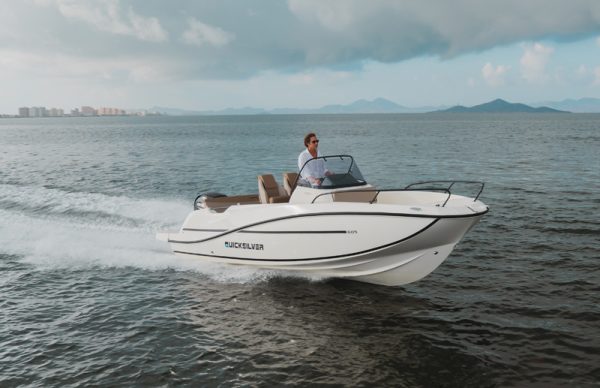 Quicksilver Activ 605 Open
