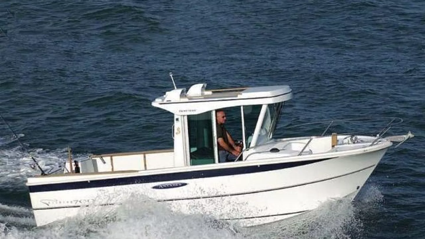 Antares 700 pêche