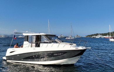 1-BATEAU-HABITABLE-QUICKSILVER-ACTIV-855-A-VENDRE-OCCASION-FRANCE-WWW.VIKING-NAUTIK.COM_.jpg