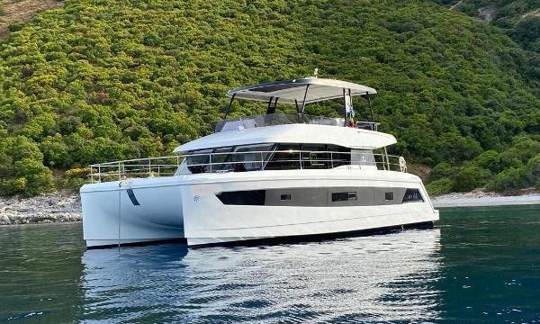 1-CATAMARAN-FOUNTAINE-PAJOT-MY-44-A-VENDRE-OCCASION-FRANCE-WWW.VIKING-NAUTIK.COM_.jpg
