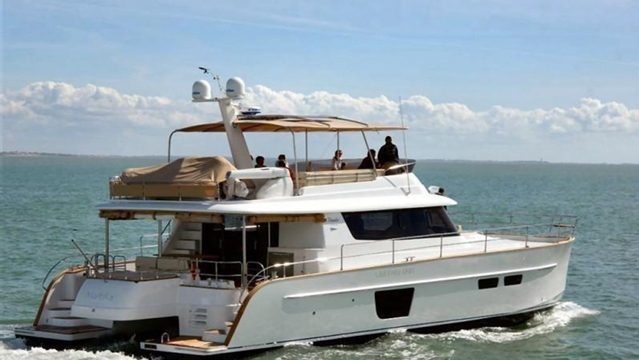 1-CATAMARAN-FOUNTAINE-PAJOT-QUEENSLAND-55-A-VENDRE-OCCASION-FRANCE-WWW.VIKING-NAUTIK.COM_.jpg