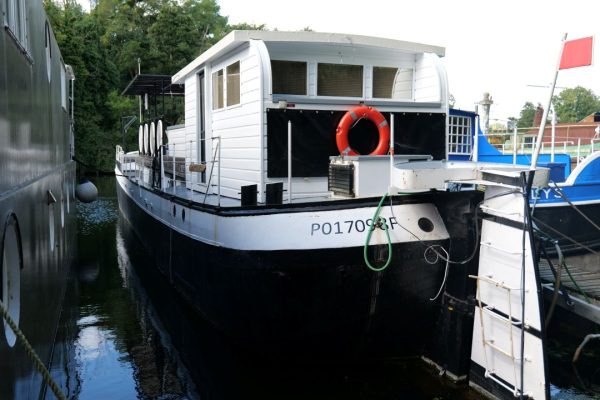 1-PENICHE-HABITABLE-FLUVIAL-A-VENDRE-OCCASION-FRANCE-WWW.VIKING-NAUTIK.COM_.jpg
