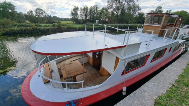 1-PENICHE-HOLLANDAISE-HABITABLE-A-VENDRE-WWW.VIKING-NAUTIK.COM_.jpg