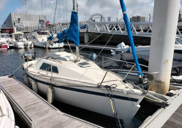 1-VOILIER-JOUET-600-BATEAU-OCCASION-A-VENDRE-EN-FRANCE-WWW.VIKING-NAUTIK.COM_.jpg