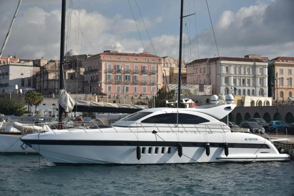 1-YACHT-MANGUSTA-72-A-VENDRE-OCCASION-FRANCE-WWW.VIKING-NAUTIK.COM_-1.jpg