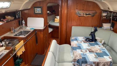 1993-beneteau-oceanis-440-sail-9479109-20240729072653186-1_XLARGE.jpg