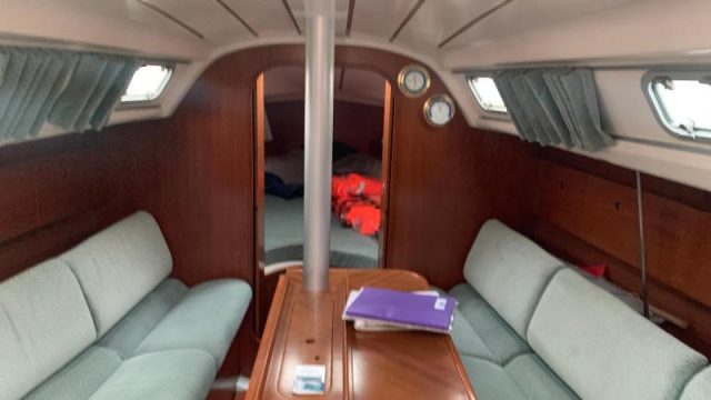 1995-beneteau-oceanis-300-sail-9653755-20250114103838646-1_XLARGE.jpg