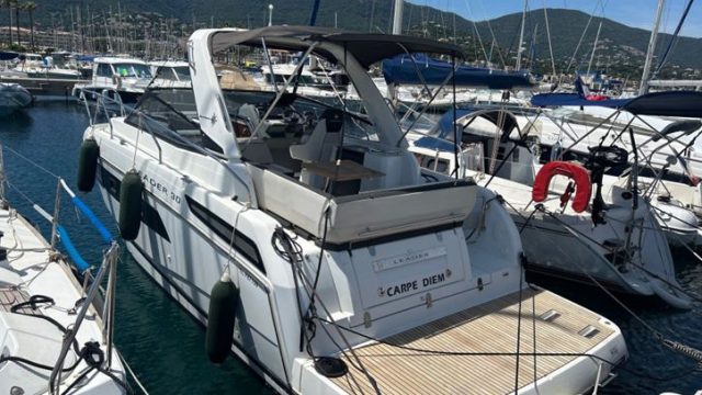 2-BATEAU-HABITABLE-JEANNEAU-LEADER-30-A-VENDRE-OCCASION-FRANCE-WWW.VIKING-NAUTIK.COM_.jpg