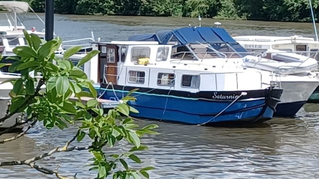 2-BATEAU-HABITABLE-PENICHETTE-A-VENDRE-VIKING-NAUTIK.jpg