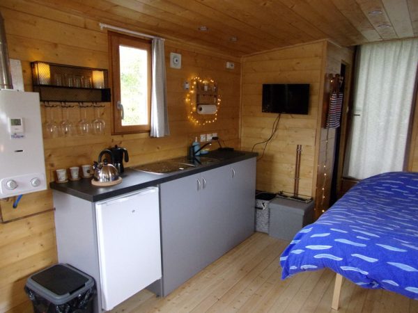 2-TOUE-CABANEE-HABITABLE-A-VENDRE-VIKING-NAUTIK.jpg