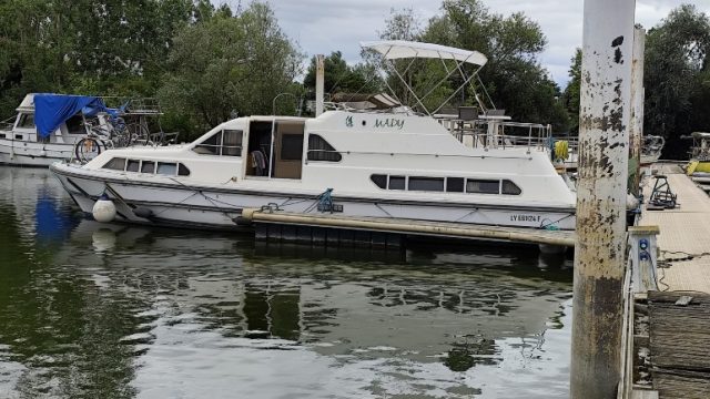 2-VEDETTE-CROWNLINE-CRUISERS-CLASSIQUE-7-FLUVIAL-HABITABLE-OCCASION-A-VENDRE-FRANCE-WWW.VIKING-NAUTIK.COM_.jpg