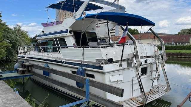 2-VEDETTE-FLUVIAL-A-VENDRE-WWW.VIKING-NAUTIK.COM_.jpg