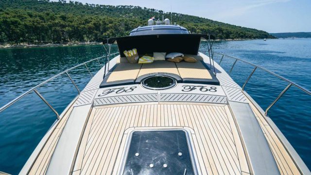 2-YACHT-FASHION-68-RIVA-CUSTOM-A-VENDRE-OCCASION-FRANCE-WWW.VIKING-NAUTIK.COM_.jpg