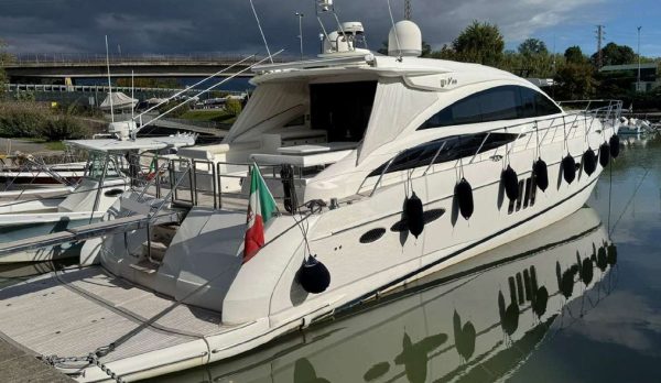 2-YACHT-PRINCESS-V65-SPORT-YACHT-A-VENDRE-OCCASION-FRANCE-WWW.VIKING-NAUTIK.COM_.jpg