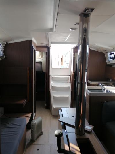 2022-beneteau-oceanis-381-sail-9085626-20240523032830115-1_XLARGE.jpg
