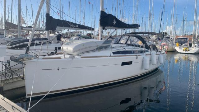 2023-jeanneau-sun-odyssey-349-sail-9581404-20241018010423415-1_XLARGE.jpg