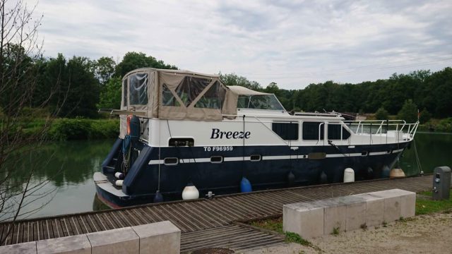 3-BATEAU-FLUVIAL-HABITABLE-A-VENDRE-OCCASION-WWW.VIKING-NAUTIK.COM_.jpg