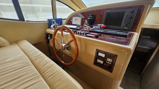 3-BATEAU-HABITABLE-CARNEVALI-155-FLY-A-VENDRE-OCCASION-FRANCE-WWW.VIKING-NAUTIK.COM_.jpg