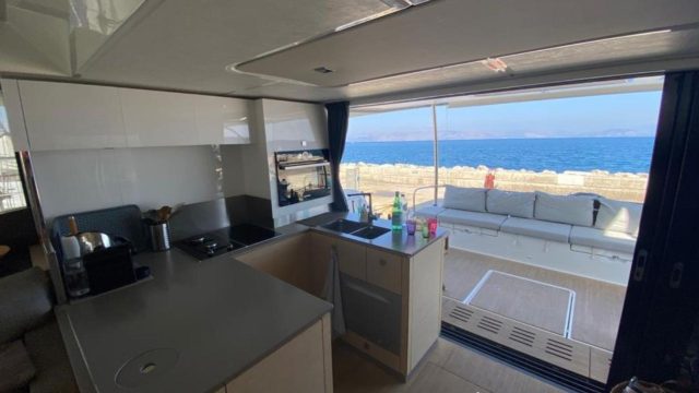3-CATAMARAN-FOUNTAINE-PAJOT-MY-44-A-VENDRE-OCCASION-FRANCE-WWW.VIKING-NAUTIK.COM_.jpg