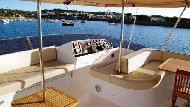 3-CATAMARAN-FOUNTAINE-PAJOT-QUEENSLAND-55-A-VENDRE-OCCASION-FRANCE-WWW.VIKING-NAUTIK.COM_.jpg