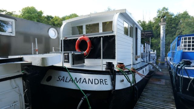 3-PENICHE-HABITABLE-FLUVIAL-A-VENDRE-OCCASION-FRANCE-WWW.VIKING-NAUTIK.COM_.jpg