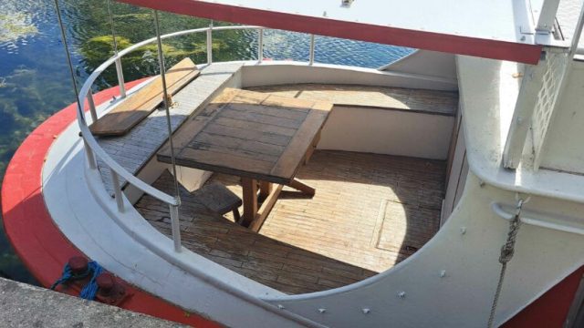 3-PENICHE-HOLLANDAISE-FLUVIAL-HABITABLE-A-VENDRE-WWW.VIKING-NAUTIK.COM_.jpg