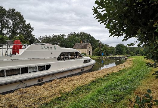 3-VEDETTE-CROWNLINE-CRUISERS-CLASSIQUE-7-FLUVIAL-HABITABLE-OCCASION-A-VENDRE-FRANCE-WWW.VIKING-NAUTIK.COM_.jpg