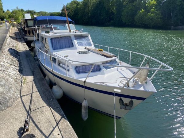 3-VEDETTE-HOLLANDAISE-HABITABLE-A-VENDRE-WWW.VIKING-NAUTIK.COM_.jpg
