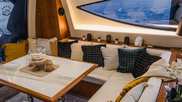 3-YACHT-FASHION-68-RIVA-CUSTOM-A-VENDRE-OCCASION-FRANCE-WWW.VIKING-NAUTIK.COM_.jpg