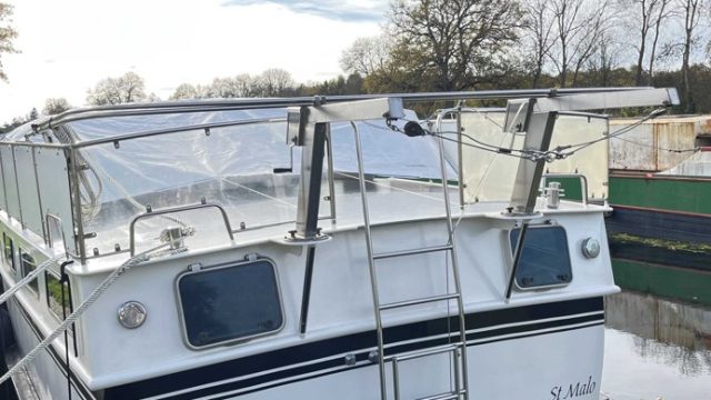 4-BATEAU-FLUVIAL-HABITABLE-A-VENDRE-OCCASION-WWW.VIKING-NAUTIK.COM_.jpg