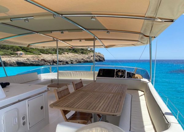 4-CATAMARAN-FOUNTAINE-PAJOT-QUEENSLAND-55-A-VENDRE-OCCASION-FRANCE-WWW.VIKING-NAUTIK.COM_.jpg