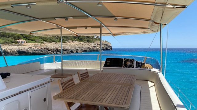 4-CATAMARAN-FOUNTAINE-PAJOT-QUEENSLAND-55-A-VENDRE-OCCASION-FRANCE-WWW.VIKING-NAUTIK.COM_.jpg