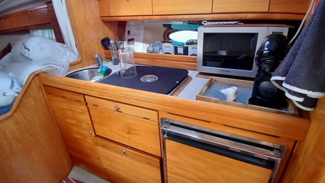 4-VEDETTE-BAVARIA-32-SPORT-A-VENDRE-OCCASION-FRANCE-WWW.VIKING-NAUTIK.COM_.jpg