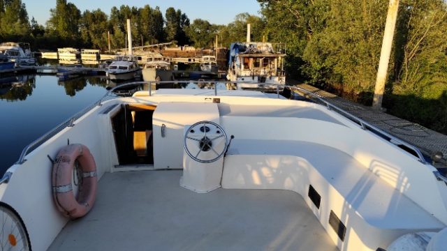 4-VEDETTE-CROWNLINE-CRUISERS-CLASSIQUE-7-FLUVIAL-HABITABLE-OCCASION-A-VENDRE-FRANCE-WWW.VIKING-NAUTIK.COM_.jpg