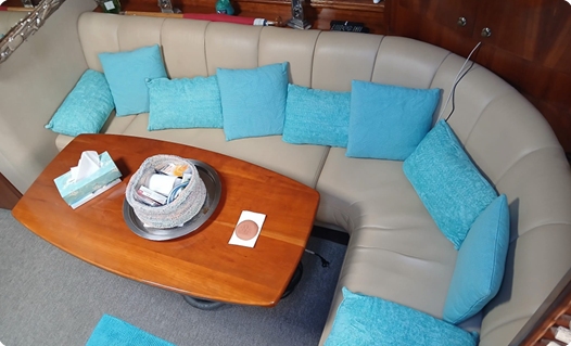 4-VEDETTE-CRUISER-YACHT-440-A-VENDRE-OCCASION-FRANCE-WWW.VIKING-NAUTIK.COM_.jpg