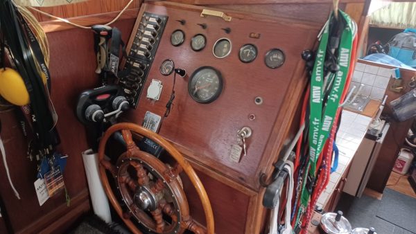 4-VEDETTE-HOLLANDAISE-A-VENDRE-WWW.VIKING-NAUTIK.COM_.jpg