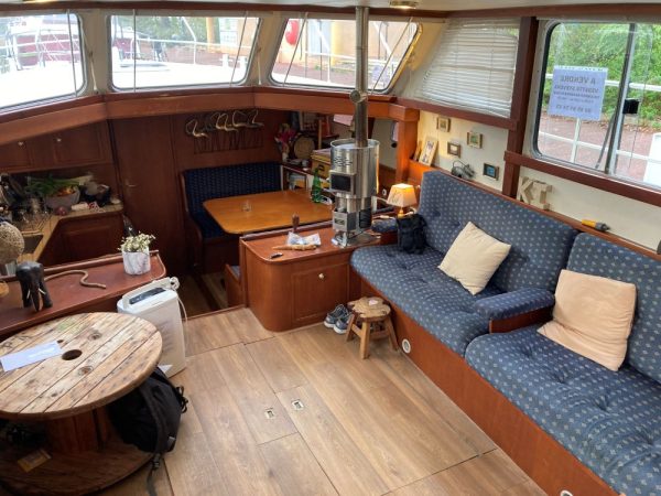 4-VEDETTE-HOLLANDAISE-HABITABLE-A-VENDRE-WWW.VIKING-NAUTIK.COM_.jpg
