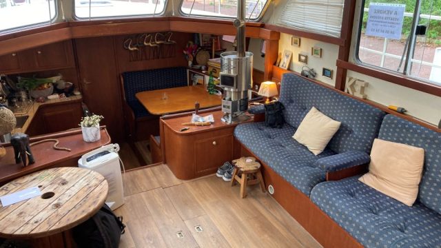 4-VEDETTE-HOLLANDAISE-HABITABLE-A-VENDRE-WWW.VIKING-NAUTIK.COM_.jpg