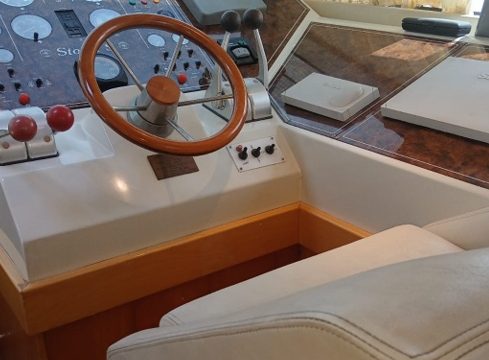 4-VEDETTE-RAFFAELLI-47-STORM-A-VENDRE-OCCASION-FRANCE-WWW.VIKING-NAUTIK.COM_.jpg