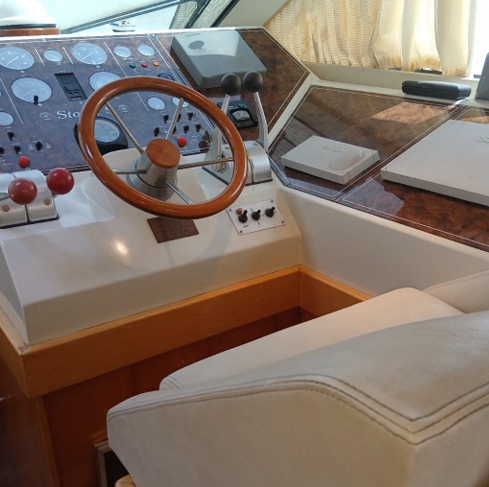 4-VEDETTE-RAFFAELLI-47-STORM-A-VENDRE-OCCASION-FRANCE-WWW.VIKING-NAUTIK.COM_.jpg