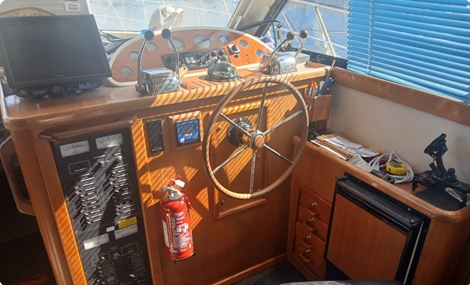 4-VEDETTE-RIVIERA-39-A-VENDRE-OCCASION-FRANCE-WWW.VIKING-NAUTIK.COM_.jpg