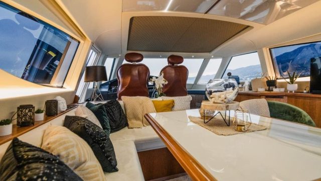 4-YACHT-FASHION-68-RIVA-CUSTOM-A-VENDRE-OCCASION-FRANCE-WWW.VIKING-NAUTIK.COM_.jpg