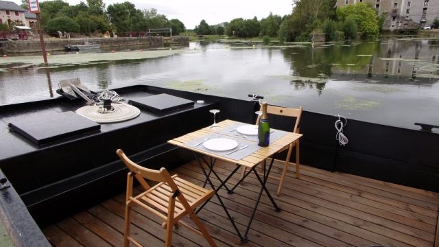 5-BATEAU-FLUVIAL-HABITABLE-A-VENDRE-VIKING-NAUTIK.jpg
