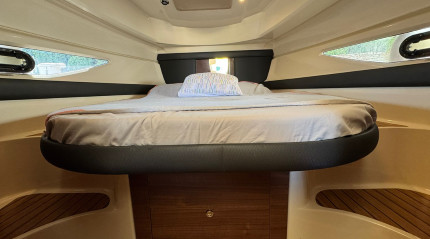 5-BATEAU-HABITABLE-QUICKSILVER-ACTIV-855-A-VENDRE-OCCASION-FRANCE-WWW.VIKING-NAUTIK.COM_.jpg