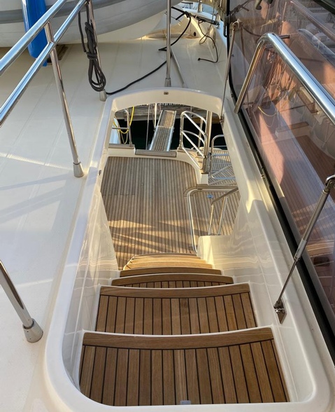 5-CATAMARAN-FOUNTAINE-PAJOT-QUEENSLAND-55-A-VENDRE-OCCASION-FRANCE-WWW.VIKING-NAUTIK.COM_.jpg