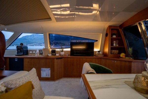 5-YACHT-FASHION-68-RIVA-CUSTOM-A-VENDRE-OCCASION-FRANCE-WWW.VIKING-NAUTIK.COM_.jpg