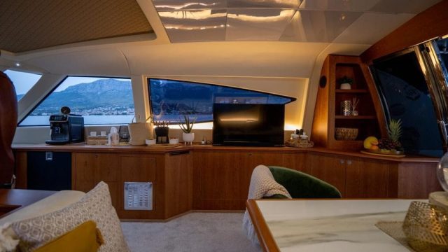 5-YACHT-FASHION-68-RIVA-CUSTOM-A-VENDRE-OCCASION-FRANCE-WWW.VIKING-NAUTIK.COM_.jpg
